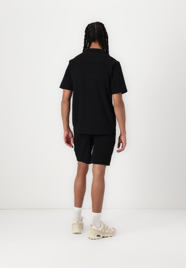 FINITA SET - Shorts4