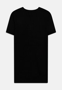 Camiseta negra de manga corta hecha de algodón, con cuello redondo, forma básica y textura suave sin patrones o adornos visibles.