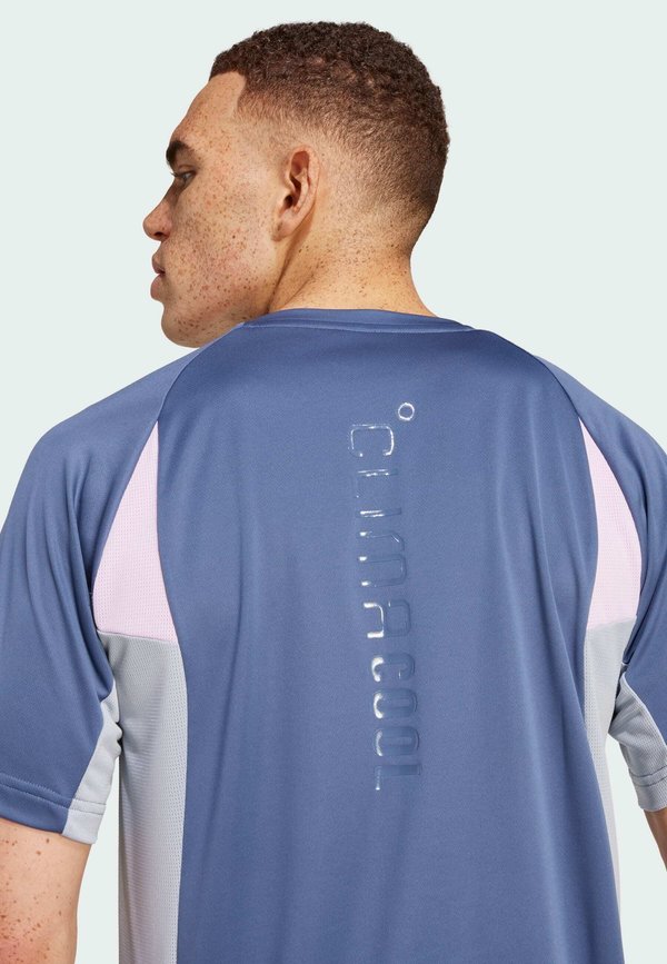 TECH APPAREL COLORBLOCK - Print T-shirt - preloved ink2