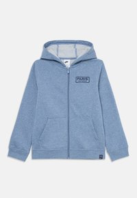 Felpa blu con zip realizzata in tessuto morbido, dotata di una tasca frontale, cappuccio e logo del Paris Saint-Germain in blu scuro.