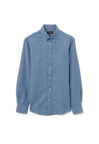 Camicia azzurro chiaro con bottoni in morbido tessuto, dotata di taschino sul petto, maniche lunghe e colletto aperto con dettagli a bottoni.