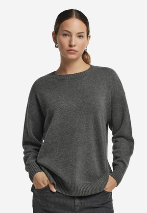 Stickad tröja - grey