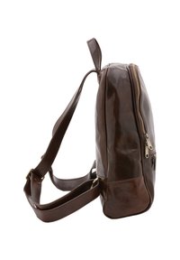Zaino in pelle marrone con un design elegante, dotato di chiusura con zip, spallaccio regolabile e due tasche esterne per una maggiore funzionalità.