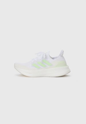 ULTRABOOST 5 - Løpesko for vei - white/semi green spark/grey one