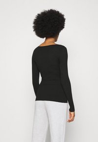 Even&Odd Sweter