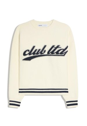 Maglione crema con scritta "club ltd" in nero, polsini e orlo a coste con strisce blu navy e bianche, collo a giro.