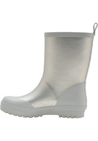 Zilveren waterdichte rubberen laars met een gladde textuur, ronde neus en gepatternde zool. Met een trekband voor gemakkelijk aan- en uittrekken en een solide grijze bovenkant.
