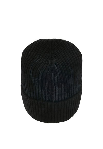 Beanie nero lavorato a maglia con texture a costine e design strutturato, dotato di risvolto e discreto motivo tonale.