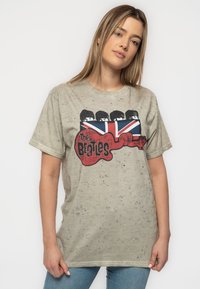 Paradiso Clothing THE BEATLES GUITAR AND FLAG SNOW WASH - Print T-shirt - sand