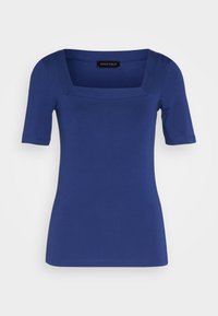 Blaues kurzärmliges Top aus weichem Stoff, mit quadratischem Ausschnitt und figurbetonender Silhouette. Schlichtes Design ohne sichtbare Muster oder Akzente.