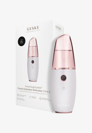 Geske SmartAppRafraîchisseur d'hydratation du visage guidé avec dessus translucide rose, corps blanc, bouton d'alimentation et emballage présentant les caractéristiques du produit.