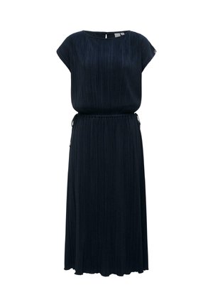 Marineblå plissert midikjole med korte ermer, rund halslinning og innsvingt midje. Lettvektstoff med subtil tekstur.