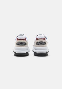 EA7 Emporio Armani CRUSHER SONIC MIX UNISEX - Sneakers low - white/black/blue/syrah