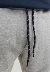 Jack & Jones JPSTWILL JJREID PANT  - Verryttelyhousut - light grey melange