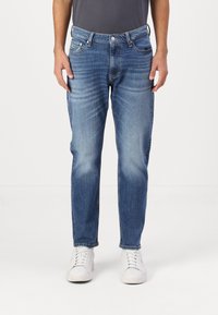 Tommy Jeans - DAD TAPERED - Vaqueros boyfriend - denim dark Imagen en miniatura 1