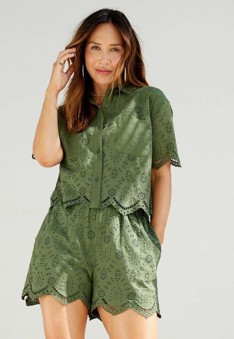 Myleene Klass BRODERIE REGULAR FIT - Šortky - khaki green