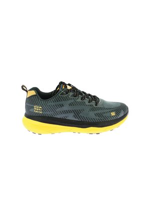 Chaussure de course gris foncé et jaune avec des lacets noirs et un motif texturé, avec le texte « élément terre » sur le côté.
