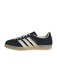 adidas Originals GAZELLE INDOOR - Trainers - core black cream white gum