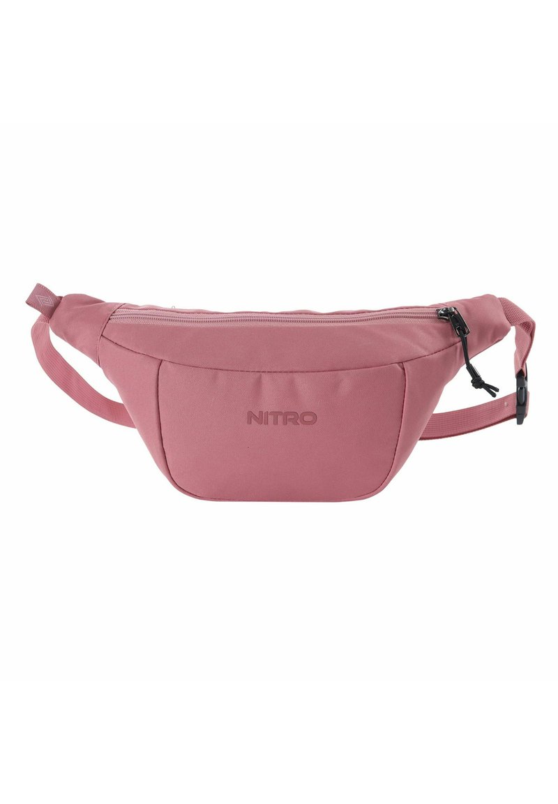 Roze heuptas gemaakt van duurzaam materiaal, met een ritscompartiment, verstelbare schouderband en een verhoogd logo aan de voorkant.