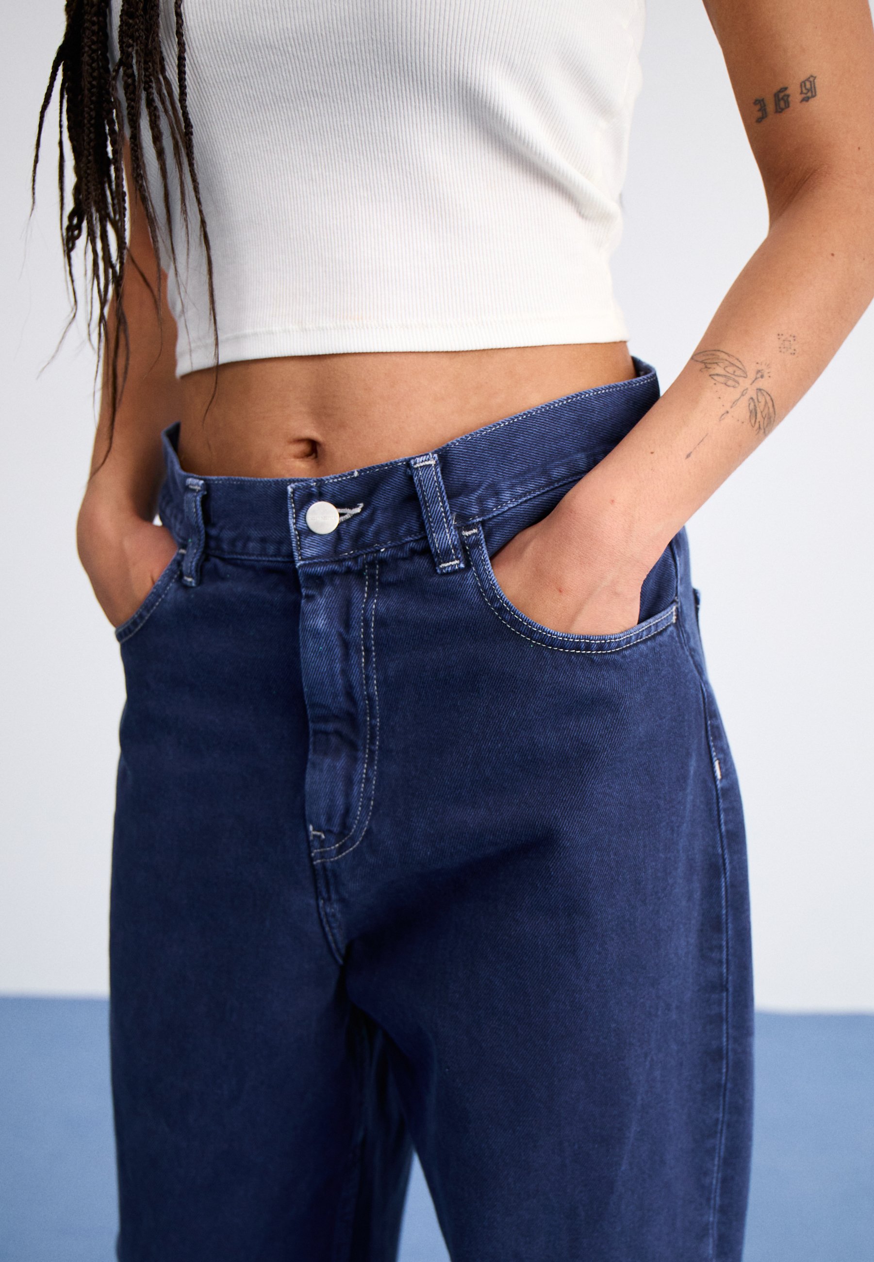 baggy jeans with air forces