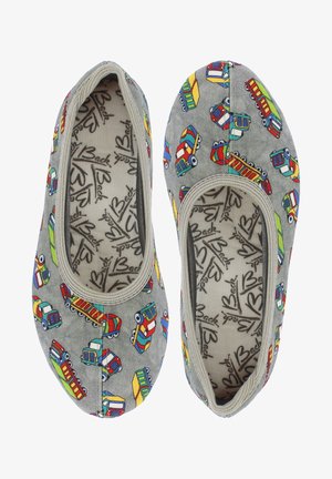 Graue Ballarinas aus Stoff mit bunten Lkw-Mustern, elastischen Öffnungen und bedruckten Innensohlen mit Logo.