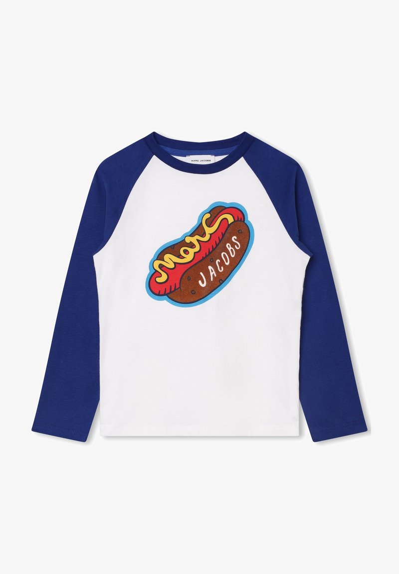 Koszulka z długim rękawem z białym korpusem i niebieskimi rękawami raglanowymi, z kolorową grafiką hot-doga i napisem "Marc Jacobs". Materiał bawełniany.