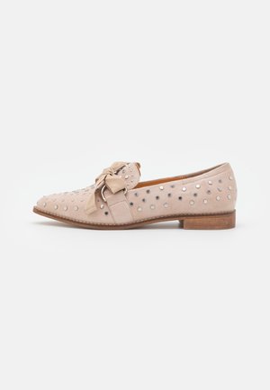 Loafers - nude