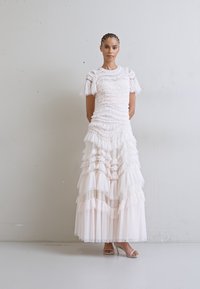 Needle & Thread WILD ROSE SHORT SLEEVE GOWN - Oblačila za posebne priložnosti - cream/peony pink