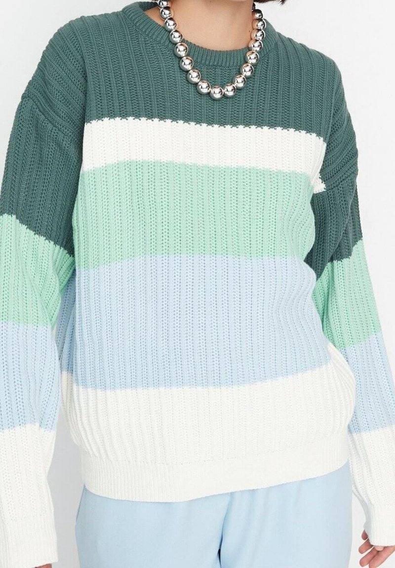 Trendyol Strickpullover - green