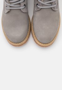 Tamaris Botines con cordones - light grey