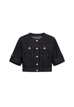 Giacca cropped in denim nero con maniche corte, bottoni argentati, due tasche sul petto decorate con bottoni gioiello.