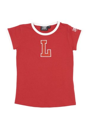 T-shirt rouge à manches courtes avec des bordures blanches, un grand L en contour sur la poitrine et un petit logo sur la manche.