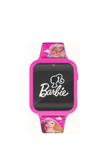 Orologio smartwatch rosa con display nero e logo "Barbie". Il bracciale presenta un'immagine stampata di una bambola con capelli rosa e una tiara, con accenti a forma di cuore.