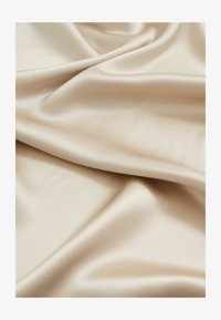 Ausgewählt, champagne neutral