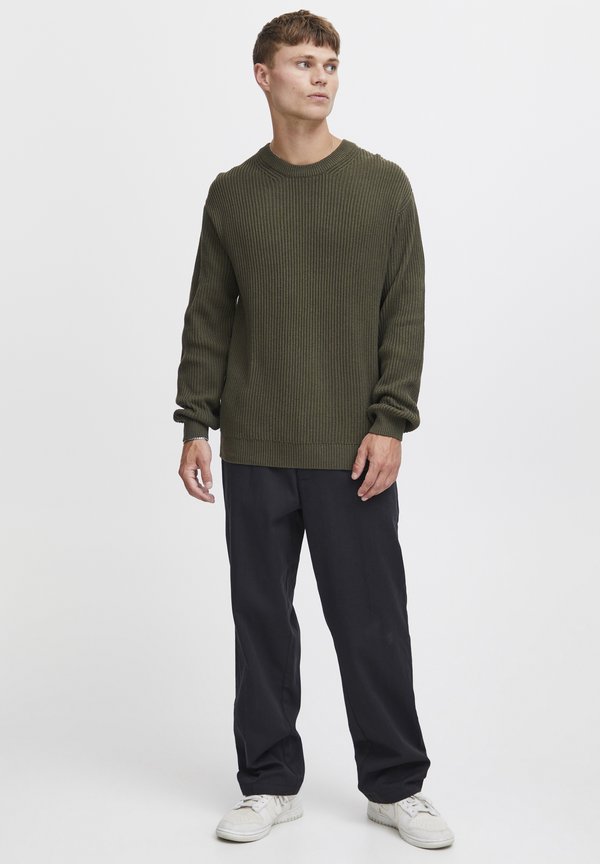 SDGIA - Jumper - forest night3