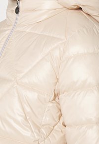 EA7 Emporio Armani Zimní bunda - pink