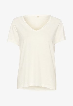 Fehér, rövid ujjú, V-nyakú póló, puha anyagból készült, laza szabású, letisztult dizájnnal, minta és díszítőelemek nélkül.