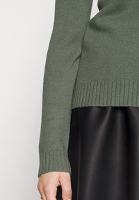 VILA Strickpullover - mottled green