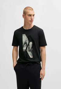 BOSS T-shirt med print - black one