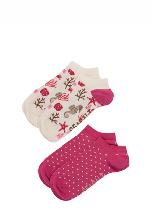 Kaks paari pahkluu sokke: üks kreemikas roosade mereloomade ja korallimustritega, teine roosa valgete täppidega, mõlemal bränditekst.