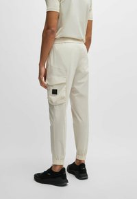 BOSS T URBANEX - Pantaloni cargo - open white eleven