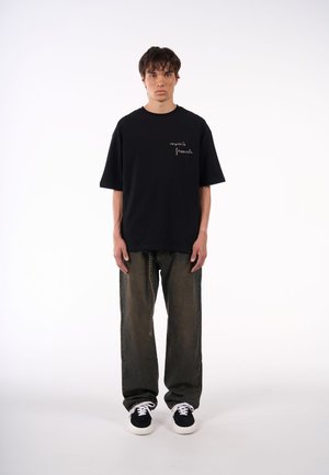 Don't Waste Culture MOSTIN UNISEX - Nyomott mintás póló - black