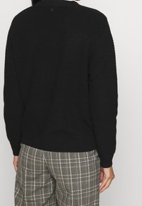 s.Oliver Kofta - black