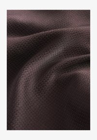 Seleccionado, chocolate brown