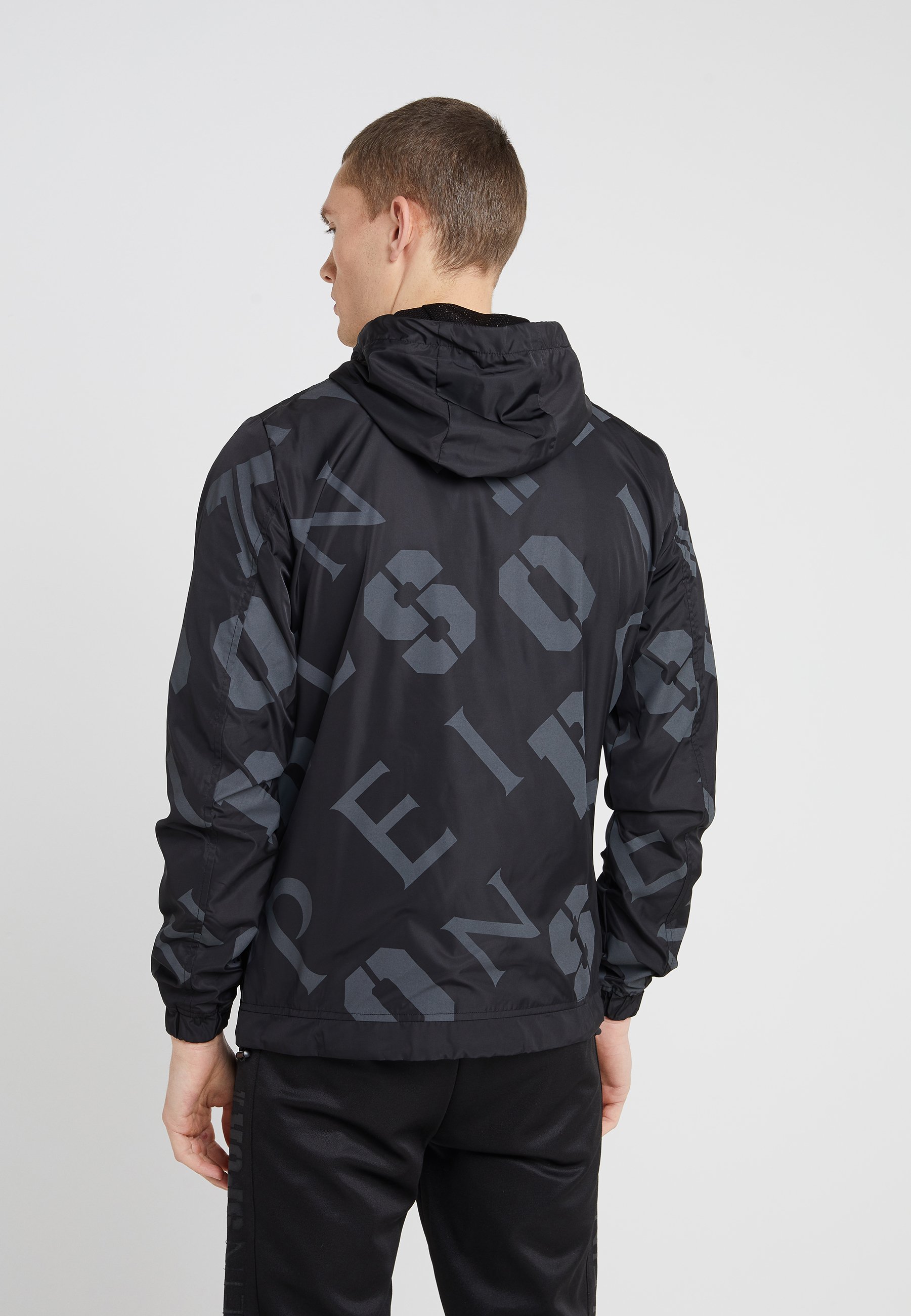 JACKET ALL OVER Leichte Jacke black JACKET ALL OVER Leichte Jacke black