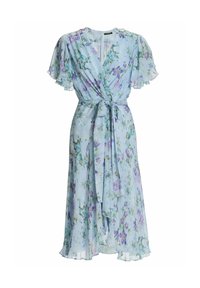 Robe portefeuille fleurie bleu clair avec manches volantes et ceinture à la taille, caractérisée par un design fluide de longueur midi.