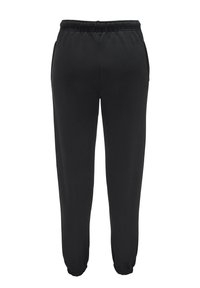 Juodos elastingos juosmens sportinės kelnės su šoninėmis kišenėmis ir elastingais rankogaliais, demonstruojamos prieš baltą foną.