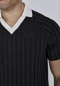 SIKSILK Polo majica - black