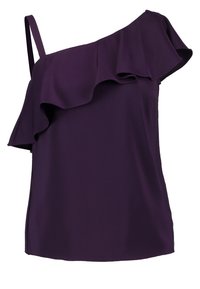 Fialový top na jedno rameno vyrobený z hladké tkaniny, s volánkovým detailem podél výstřihu a štíhlou siluetou.