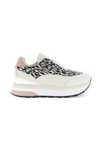 Sneaker chunky con tomaia in stampa animale beige, nera e bianca, suola intermedia bianca, accento sul tallone rosa e suola nera, mostrato di lato.